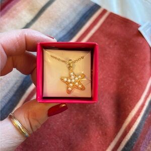 Avon faux pearl studded 3/4” starfish pendant necklace. 18” chain. NWT